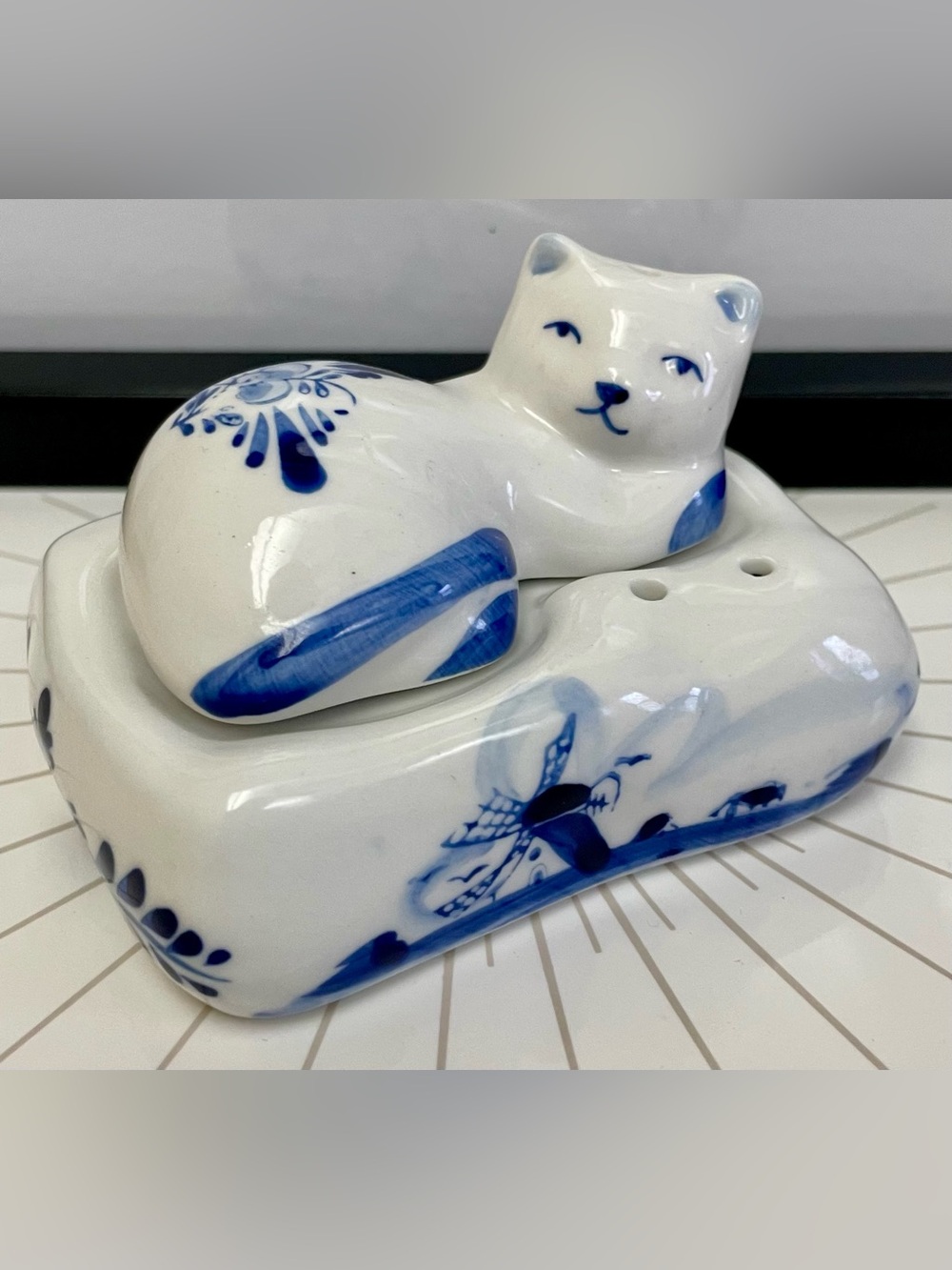 Vintage Delft Blue Ceramic Cat on Pillow Salt & Pepper Shakers Set Hand Painted